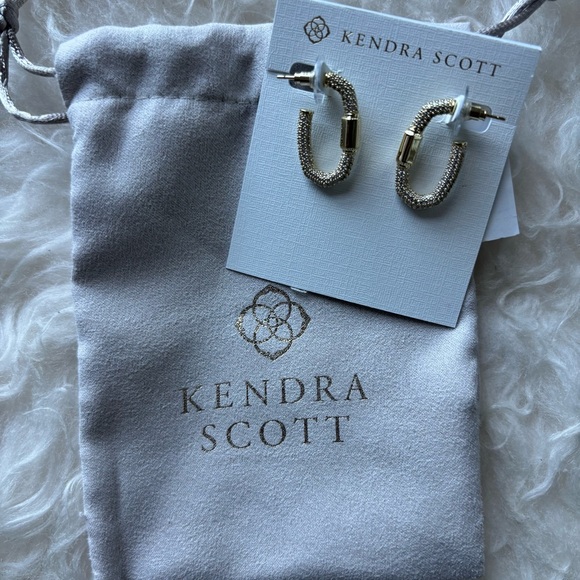 NWT Kendra Scoot Emery Gold Hoop Earrings in White Crystal - Picture 2 of 5